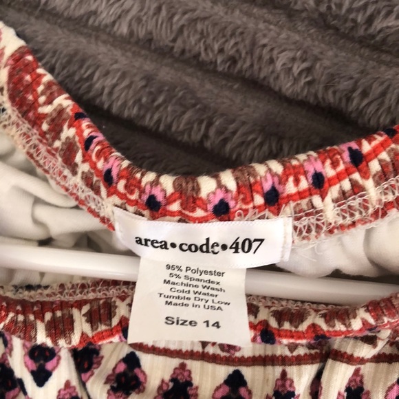 Top - Picture 2 of 2